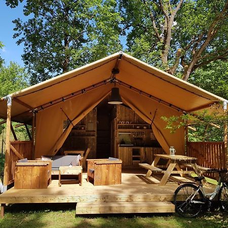 Camping Bois De St Hilaire Chalandray Exterior photo