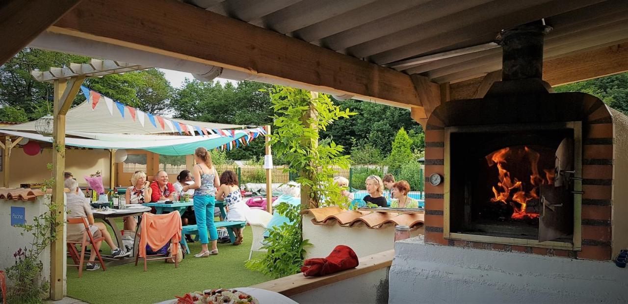 Camping Bois De St Hilaire Chalandray Exterior photo